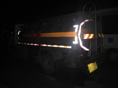 南昌8噸油罐車【圖】- 勤加緣網